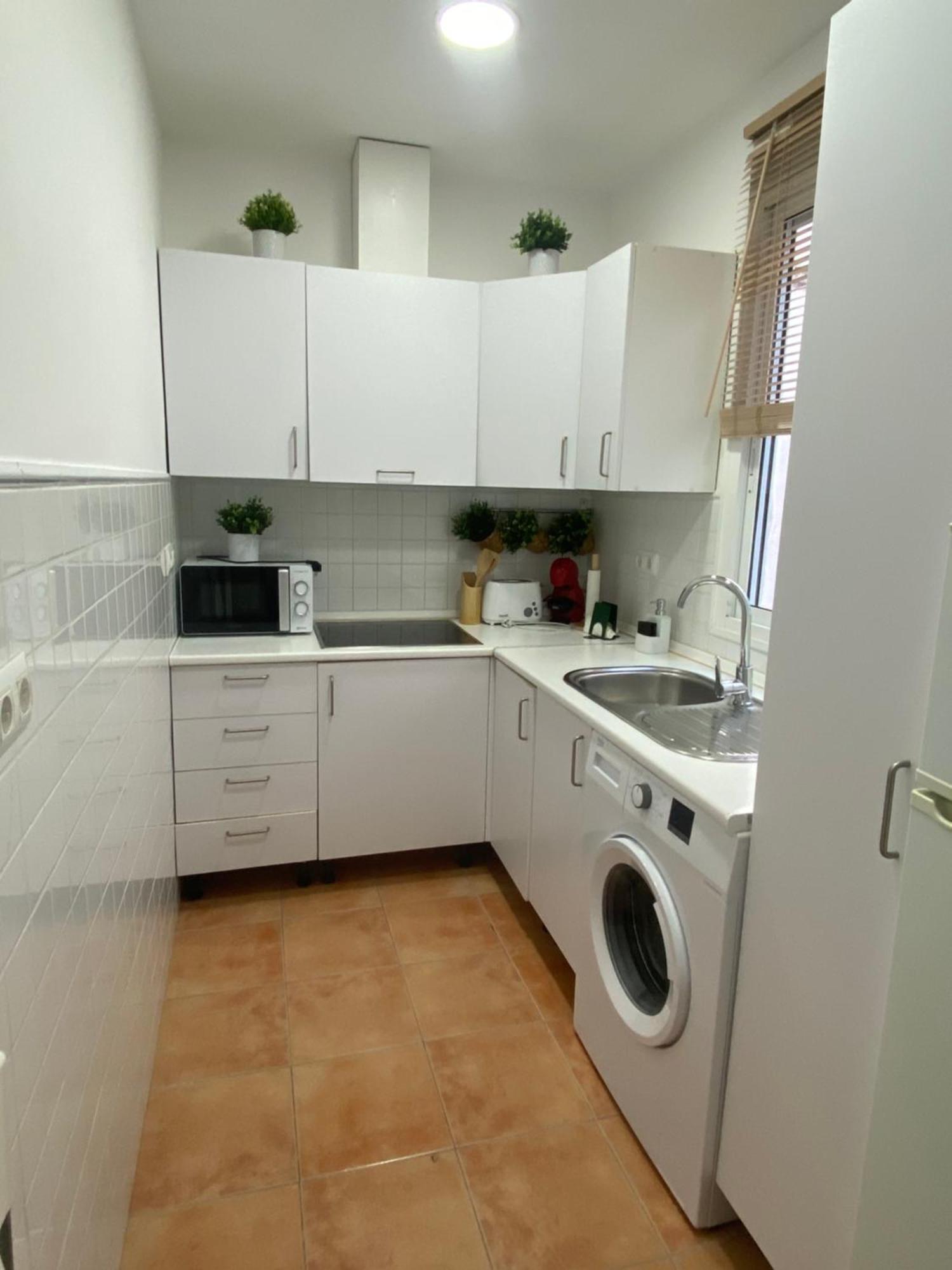 2 Bedroom Virgen De Begona Sevilla Buitenkant foto